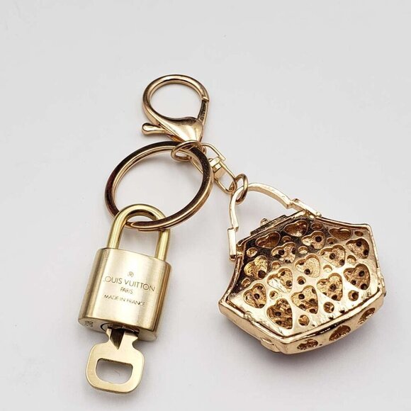 100% Auth Louis Vuitton Lock & Key with unbranded Bagcharm, Keycharm, Keychain - Picture 3 of 8